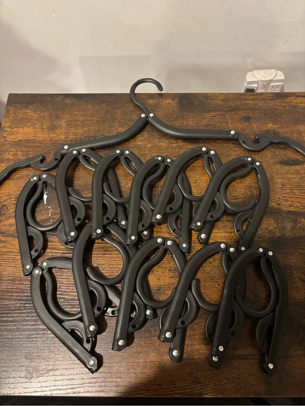 Black Foldable Space-Saving Multi-Clip Clothes Hanger plastic Cruise Travel 12